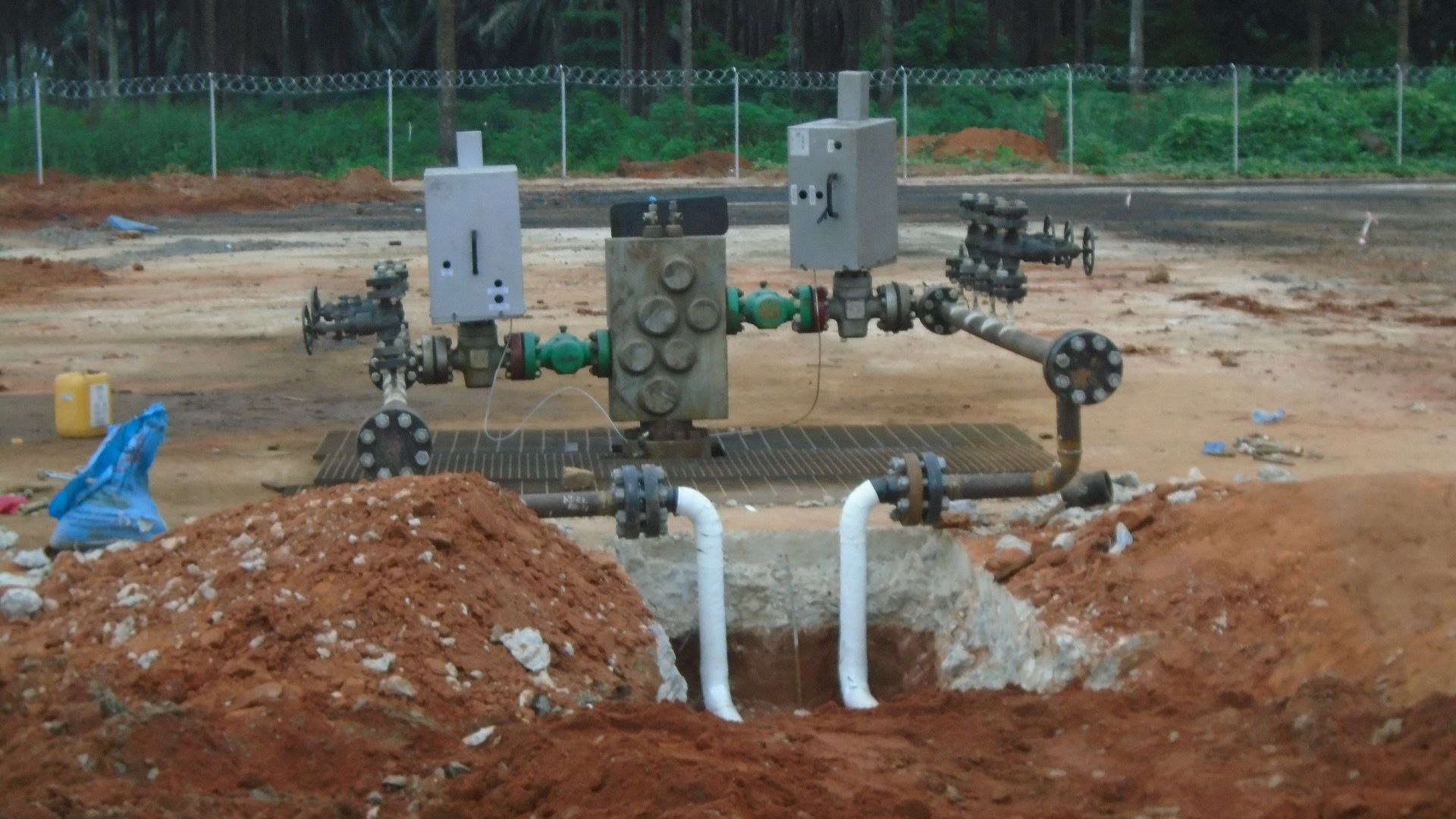 Pipelines, fabrication and civil works for